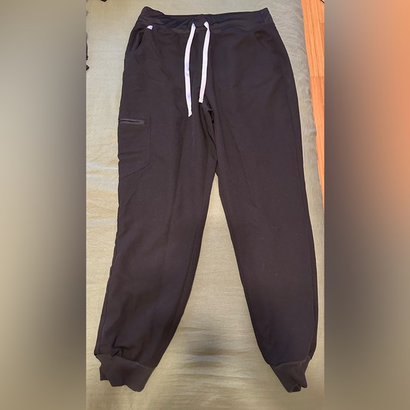 FIGS Scrubs - Picture 2 of 2